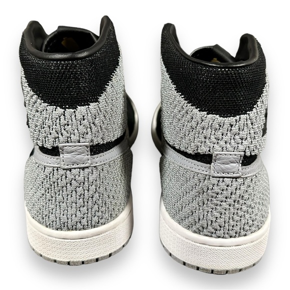 Jordan 1 Retro High Flyknit Shadow (GS) - Picture 5 of 16